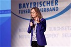 Inge Pirner, die sich um den Posten der BFV-Vizepräsidentin bewirbt, stellte den „Leitantrag zum BFV 2022 bis 2026“ vor. 